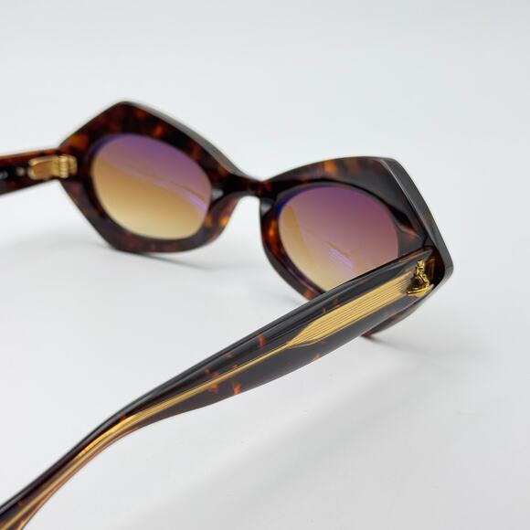 Vivienne Westwood Sunglasses VW5129 110 Havana Cat Eye Frame Brown Gradient Lens main image 12